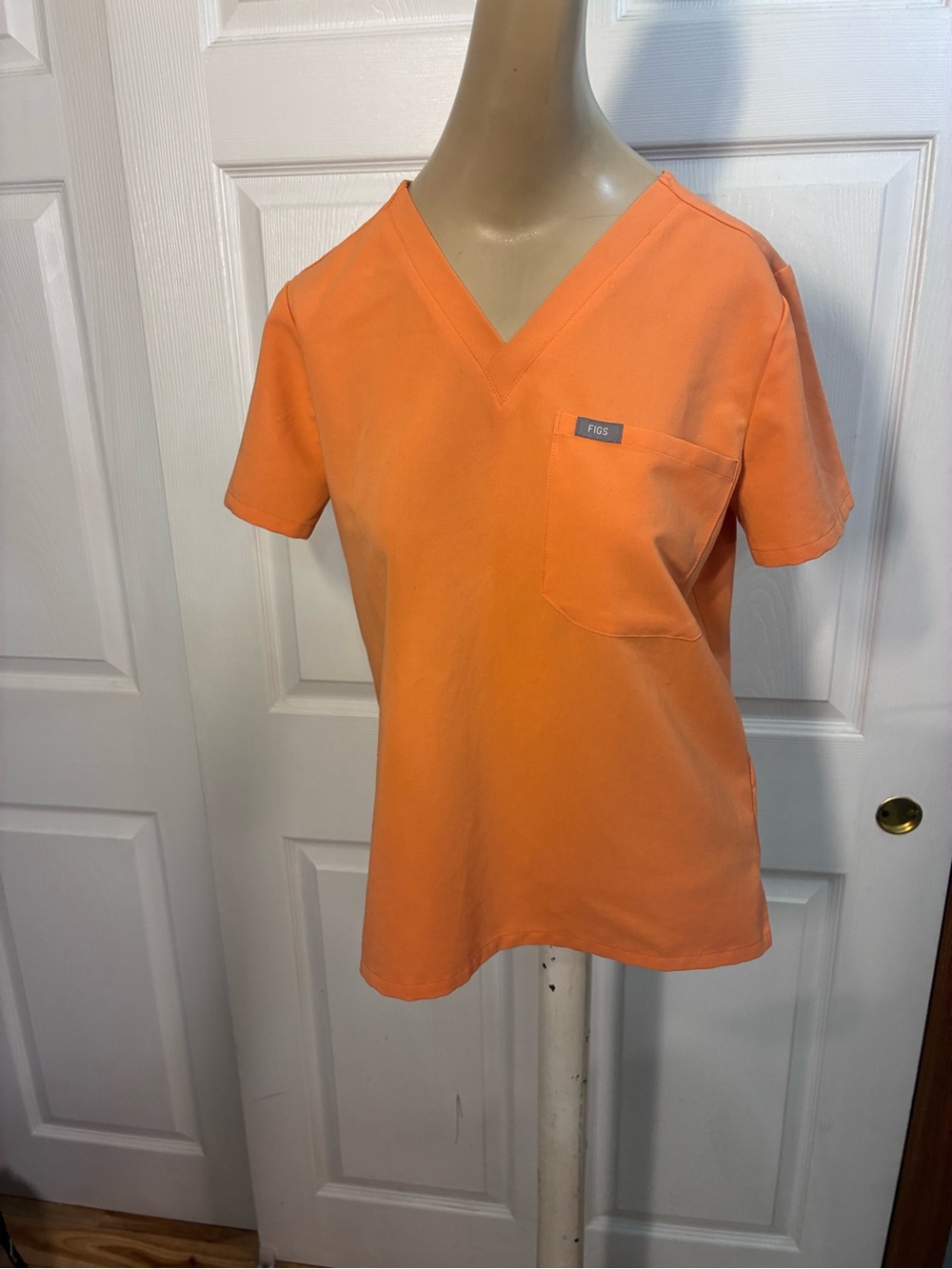 Figs papaya Catarina one pocket scrub to  size XS petite